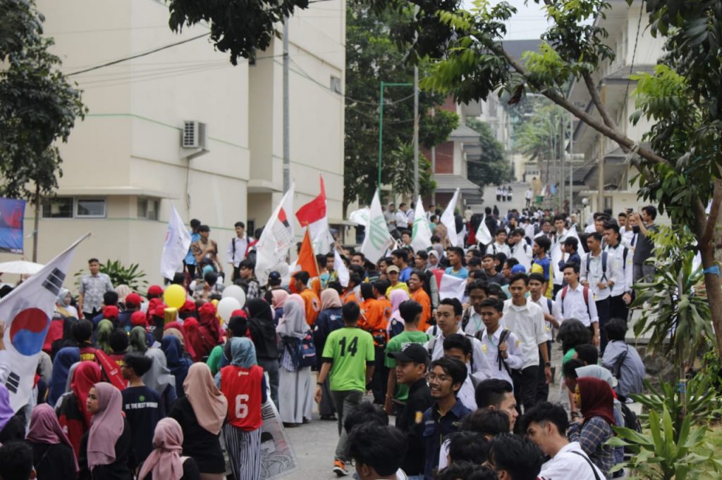 Mengenalkan Ukm Dan Ukk Melalui Kegiatan Pawai Jurnalposmedia