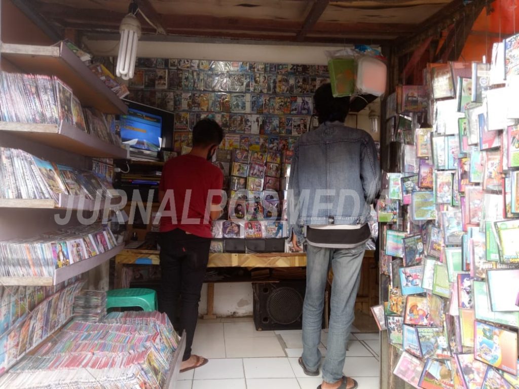 Senjakala Pamor Penjual Kaset, Masih Ada Ruang Di Hati Penikmatnya ...