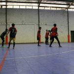 SMAN 27 Bandung berhasil merebut point dari SMA Al-Ghifari pada babak perempat final Turnamen Futsal Antar SMA (Futsama) 2016 se-Bandung Raya lewat adu pinalti (5-4) di Lapangan Futsal Progresif, Jalan Soekarno Hatta No. 785 A, Bandung, Sabtu (12/11/2016). (Jurnalpos/Ridha Achmad).