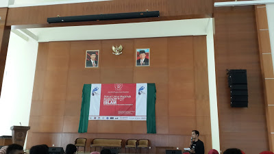 Suasana Diskusi Lintas Madzhab di Gedung Anwar Musaddad UIN Bandung, Senin (09/05/2016). Diskusi tersebut dihadiri tokoh Syiah, tokoh Jil, tokoh Muhammadiyah, dan tokoh NU.