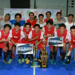 Tim futsal SMA 27 Bandung foto bersama pada acara Futsal Antar SMA( FUTSAMA) yang diselenggarakan oleh Badan Eksekutif Mahasiswa Jurnalistik (BEM-J) di lapang futsal Progresif, Kota Bandung, Minggu (14/11/2016). Pada laga final berhasil SMA 27 berhasil mengalahkan SMA Bojongsoang dengan skor 5-1. (Photo's Speak/Rizal Fauzi Akbar)