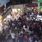 Terpantau suasana Pasar Baru Bandung yang tetap ramai dikunjungi pengunjung, Selasa (28/06/2016). (Jurnalpos/Desianti Yus Rusana)