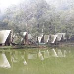 Suasana Kawasan Wisata Alam Telaga Warna yang masih asri dan hijau saat siang hari. Sabtu, (21/05/2016). (Jurnalpos/Sindy Aprianti)