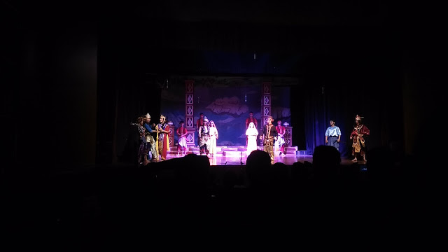 Pagelaran Sandiwara Sunda yang dibawakan oleh Ringkan Gumiwang di Gedung Kesenian Rumentang Siang, Jalan Baranangsiang, Kota Bandung, Sabtu (21/05/2016). (Jurnalpos/Saeful Malik)