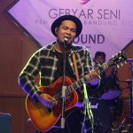 Virgoun memeriahkan acara Gebyar Seni XIX dengan mengusung tema ‘Sound of Unity’ yang berlangsung di Gedung Anwar Musaddad, Minggu (14/05/2017). Kegiatan tersebut merupakan rangkaian acara peringatan hari jadi PSM yang ke-31. (Aldi Ridwan/ Kontributor)