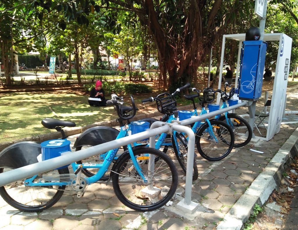 Beberapa sepeda Boseh di shelter Taman Cibeunying Kota Bandung. (Jurnalposmedia/ Dini Fitrianti)