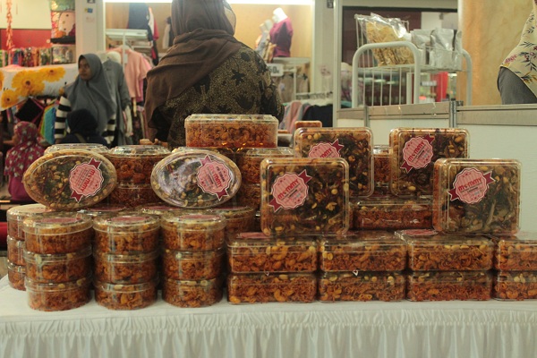 Salah satu produk hasil binaan Dinas KUKM yang dipamerkan di Festival Produk UMKM 2017, di BTC Fashion Mall, Minggu (15/10/2017). (Anggi Muliawati/Jurnalposmedia)