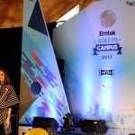 Jurnalis sekaligus Duta Baca Indonesia, Najwa Shihab menyapa peserta dalam talkshow Emtek Goes To Campus, Rabu (29/11/2017). Acara ini berlangsung selama tiga hari, sejak 28 - 30 November di Aula Utama Telkom University, Bandung. (Agung Trilaksono/Jurnalposmedia)