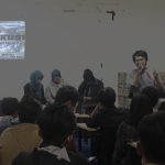 Sejumlah rakyat Kebon Jeruk menghadiri diskusi bersama mahasiswa mengenai Kriminalisasi Rakyat Kebon Jeruk di Kopma UIN Bandung, Rabu (22/11/2017). Diskusi bertujuan untuk mengajak seluruh mahasiswa UIN Bandung ikut serta dalam perjuangan intelektual aksi bersama rakyat yang akan dilaksanakan esok hari, Kamis (23/11/2017), di Polda Jawa Barat. (Jurnalposmedia/ Teten Handani)