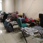 Proses pengambilan darah dalam rangkaian acara Donor Darah Saintek 2017 yang dilakukan oleh petugas PMI Kota Banjar, Rabu (13/12/2017). Selama pantauan Jurnalposmedia, kegiatan donor darah berlangsung lancar sesuai dengan yang diharapkan panitia. (Reta Amaliyah/Jurnalposmedia)