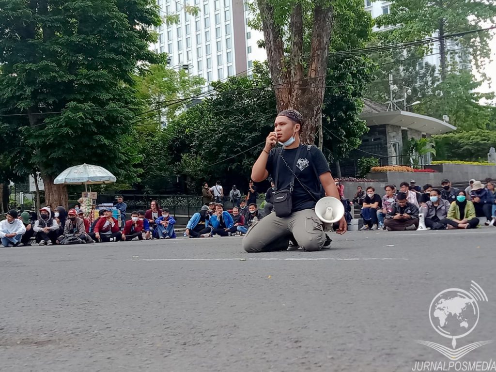 Poros Revolusi Mahasiswa Bandung (PRMB)