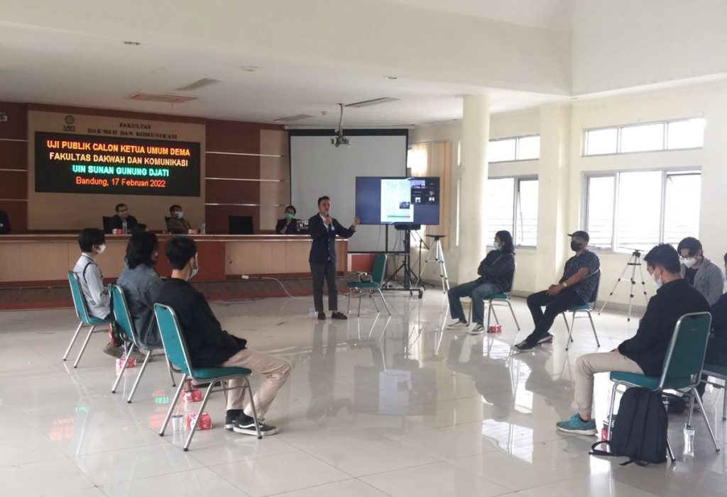 Uji Coba Calon Ketua Umum Dema-FDK yang dilaksanakan secara hybrid, Kamis (17/2/2022). (Yulianti Fauziah/Jurnalposmedia)