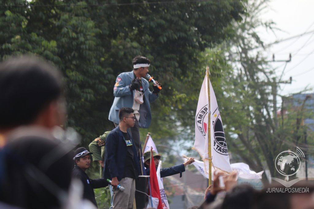 Aksi Unjuk Rasa Aliansi Mahasiswa Di Tasikmalaya Jurnalposmedia